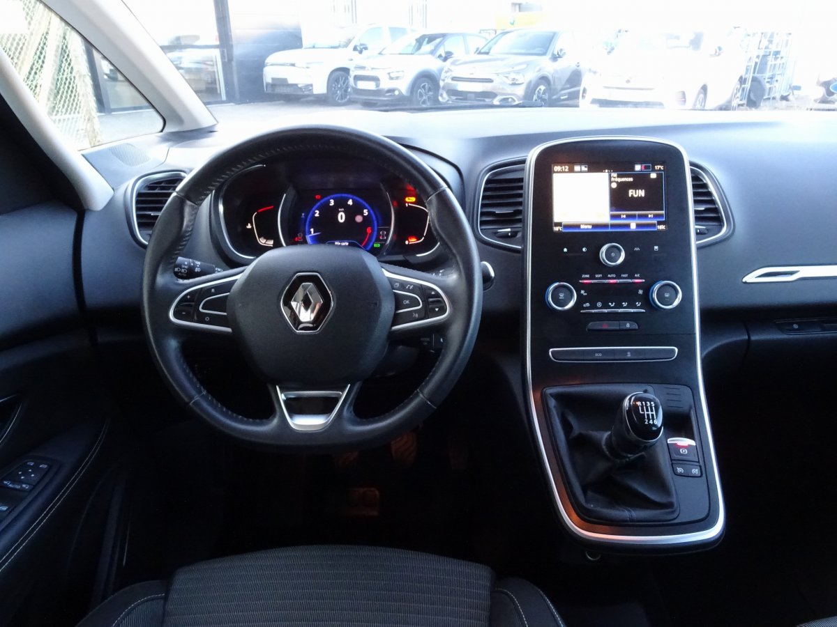 Renault Scénic (4)