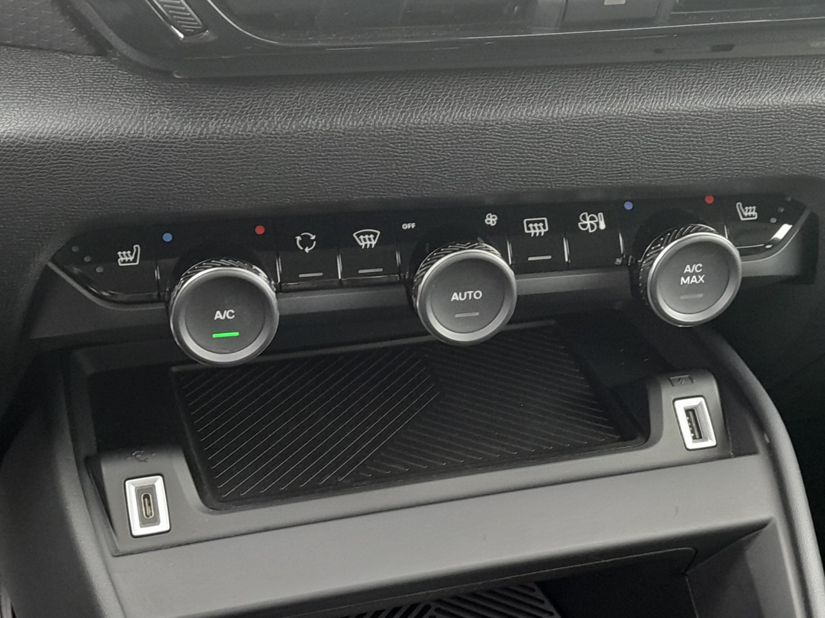 Citroën Ë-C4 (3)