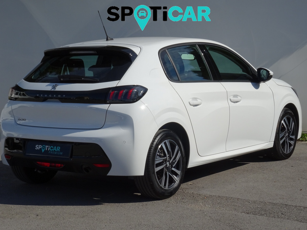 Peugeot 208 (2)