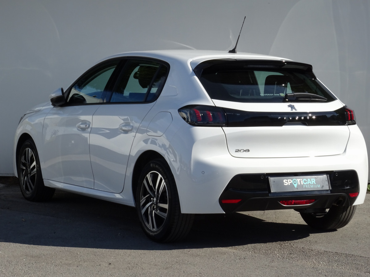 Peugeot 208 (2)