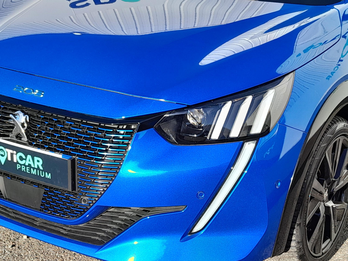 Peugeot e-208 (2)