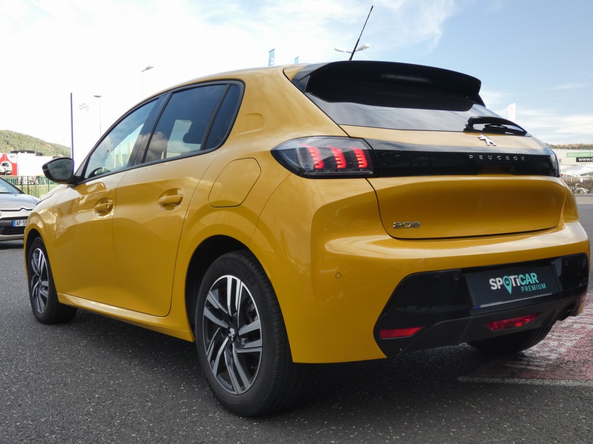 Peugeot 208 (2)
