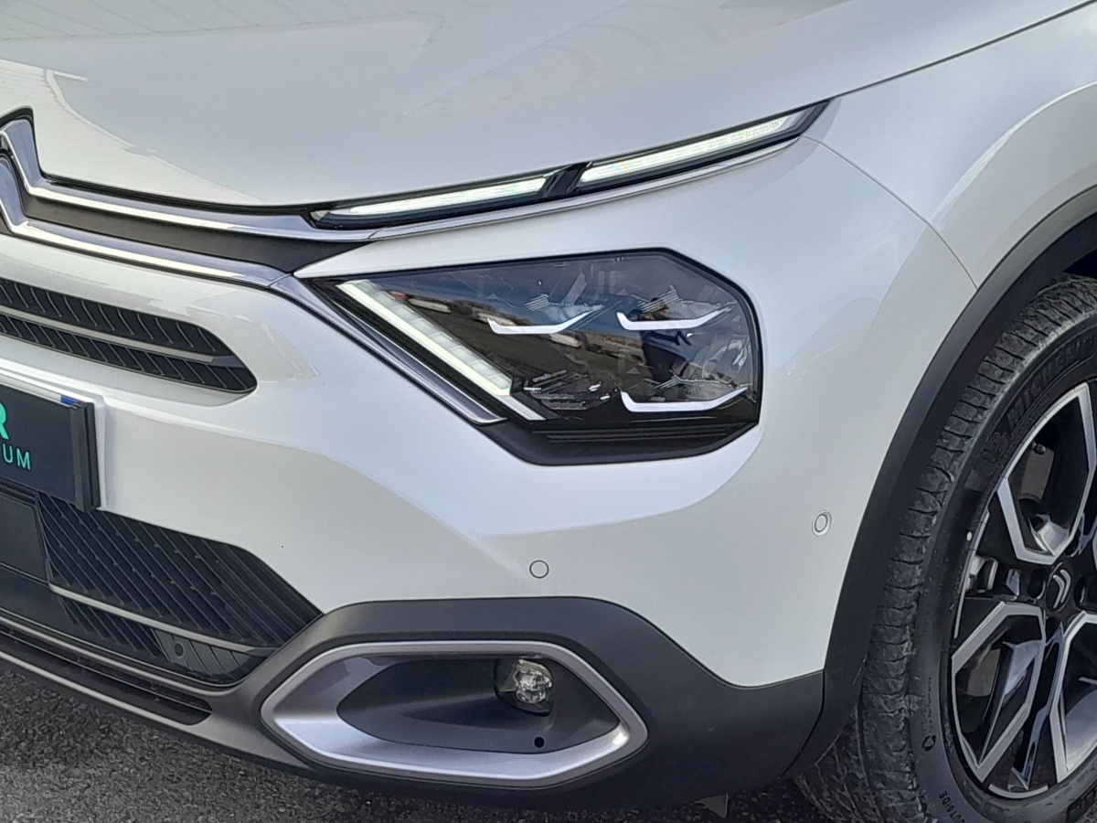 Citroën e-C4 X