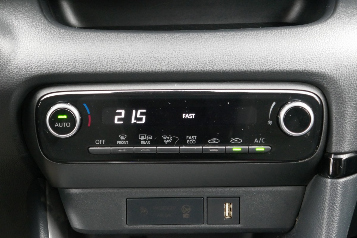 Toyota Yaris Hybride (4)