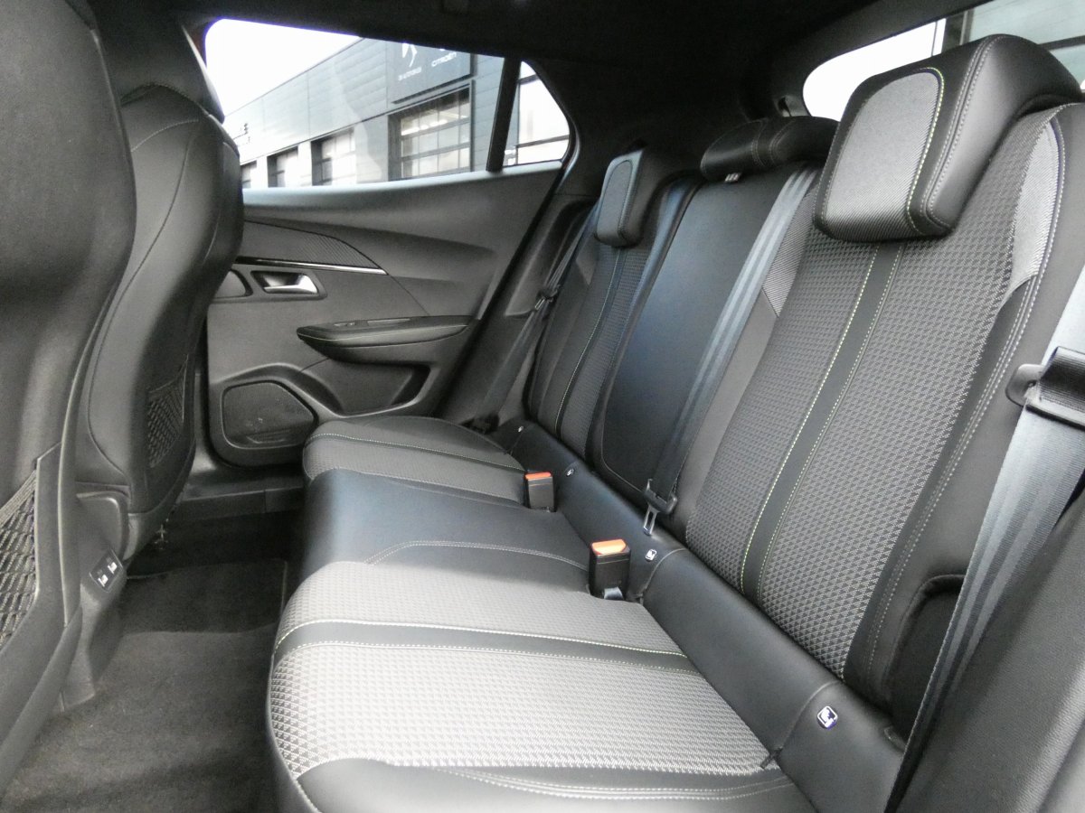 Peugeot 2008 (2)