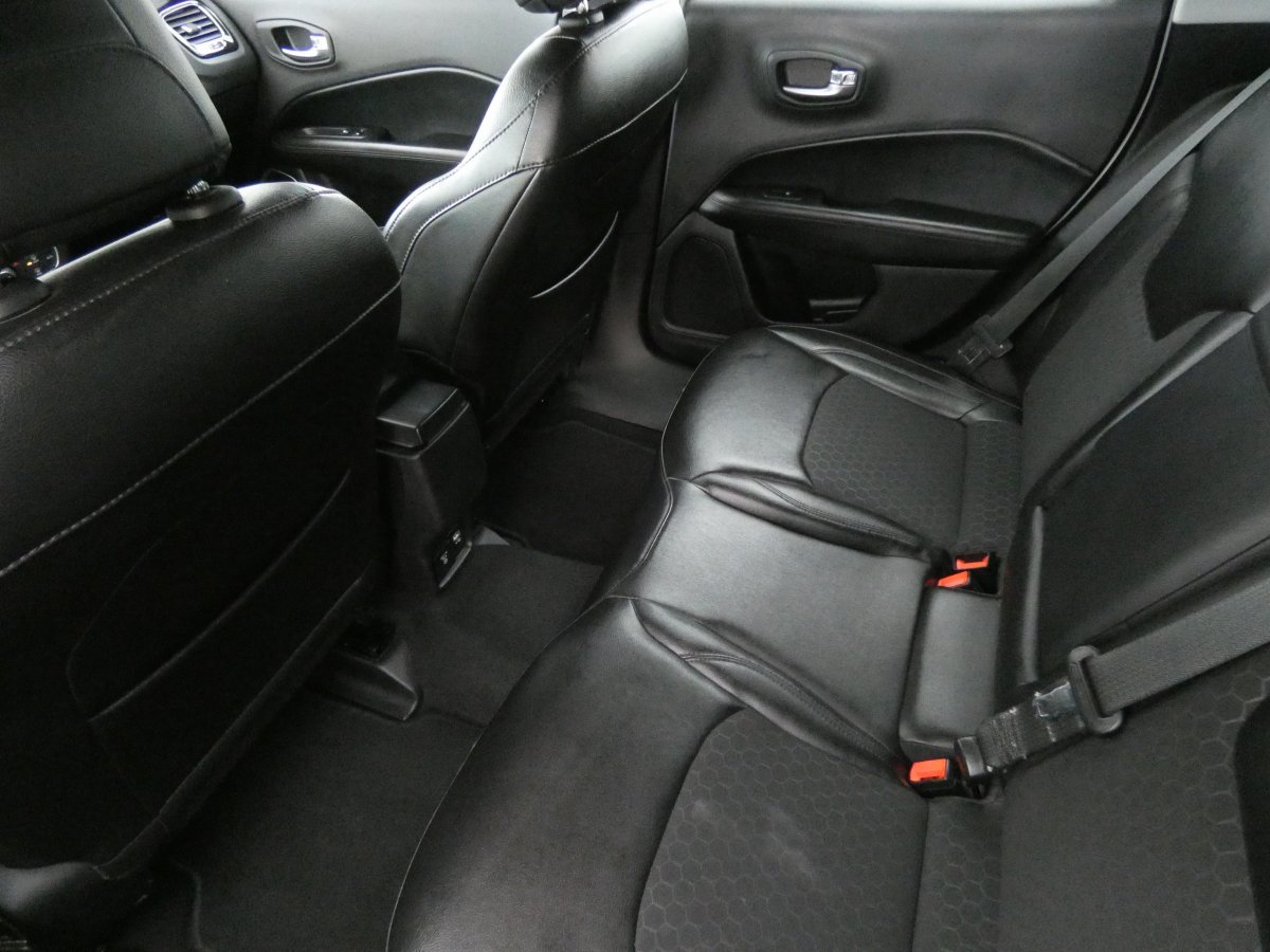 Jeep Compass (2)
