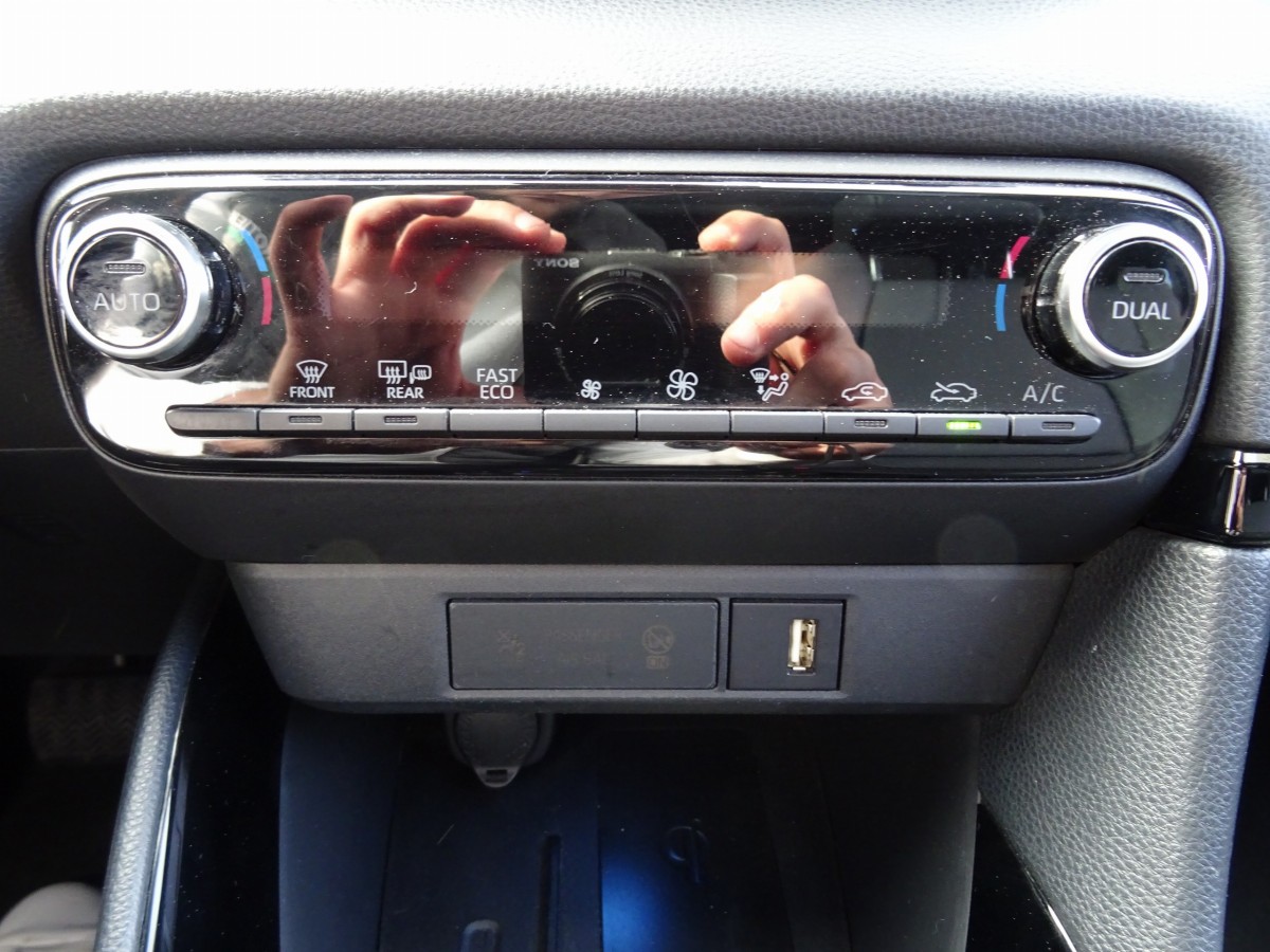 Toyota Yaris Hybride (4)