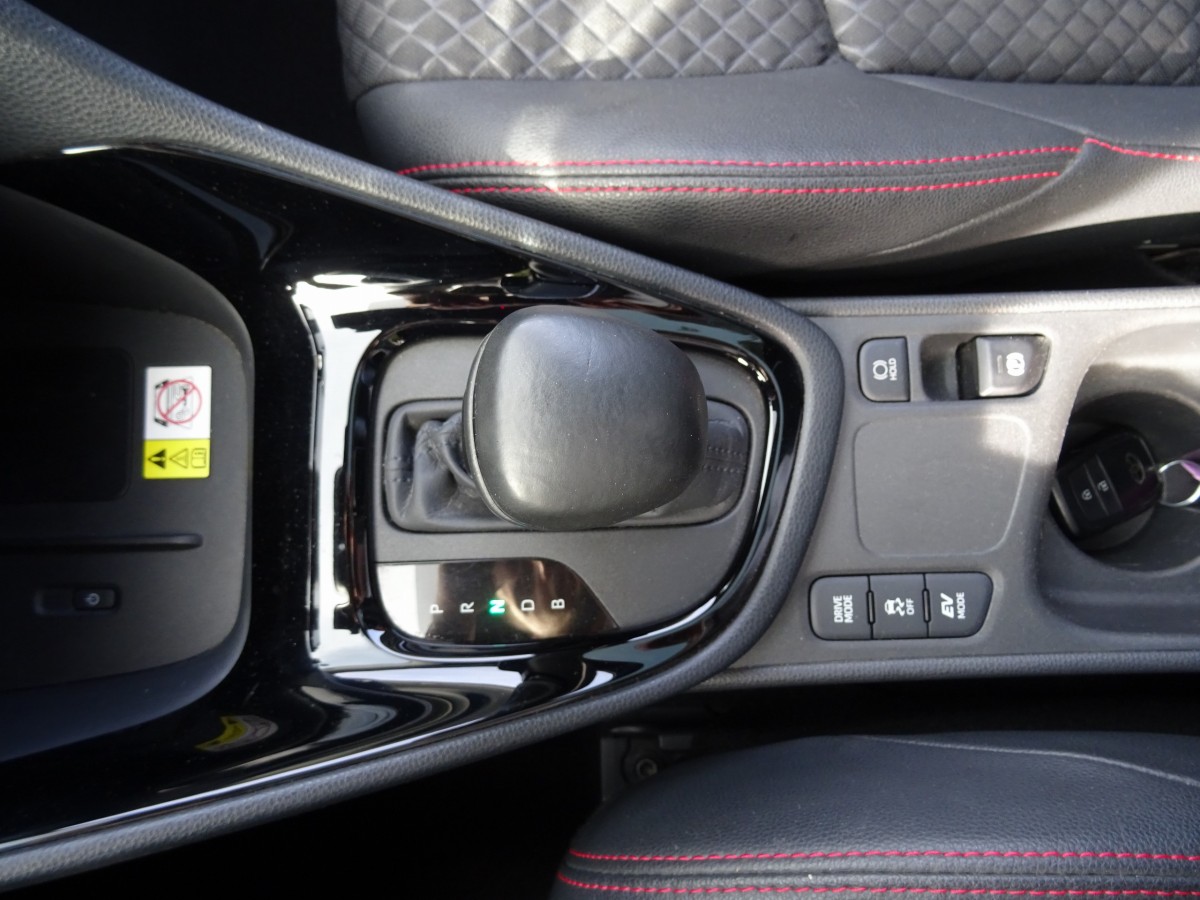 Toyota Yaris Hybride (4)