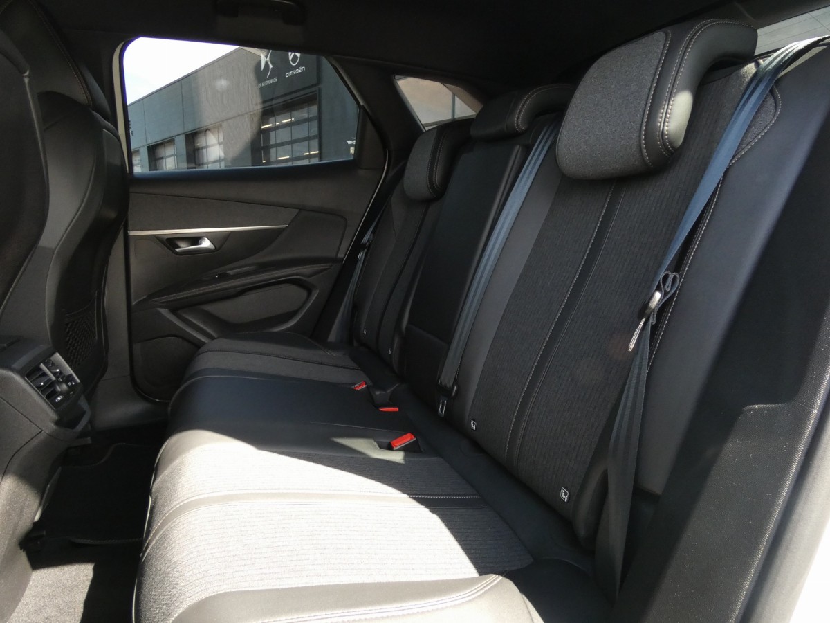 Peugeot 3008 (2)