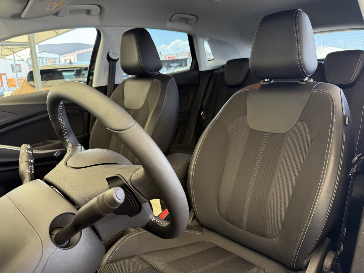 Opel Grandland (2)