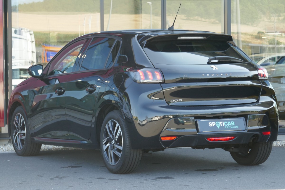 Peugeot 208 (2)