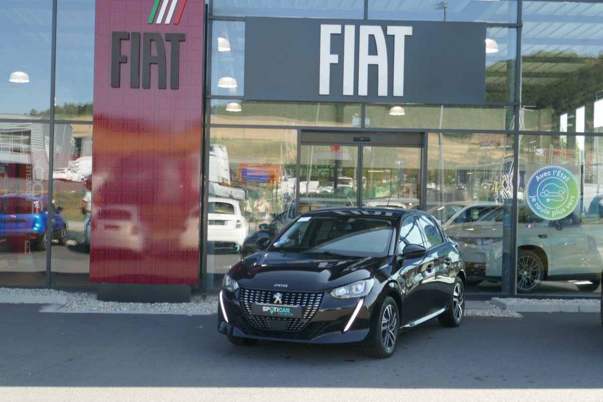 Peugeot 208 (2)