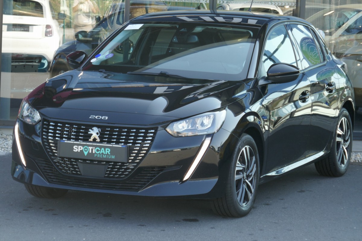 Peugeot 208 (2)