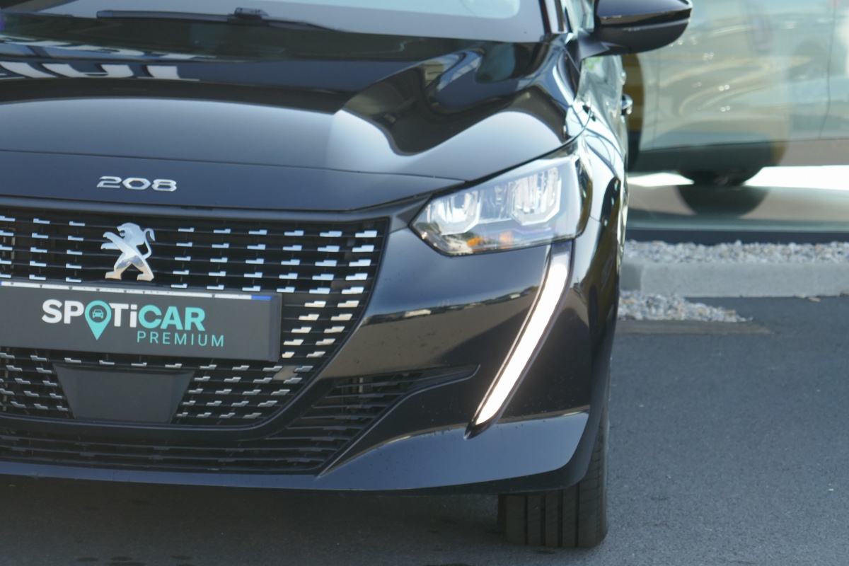 Peugeot 208 (2)