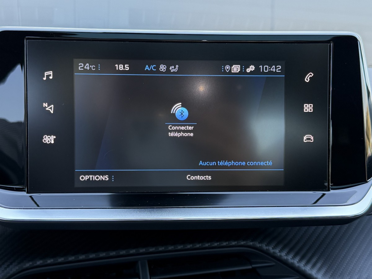 Peugeot 208 (2)