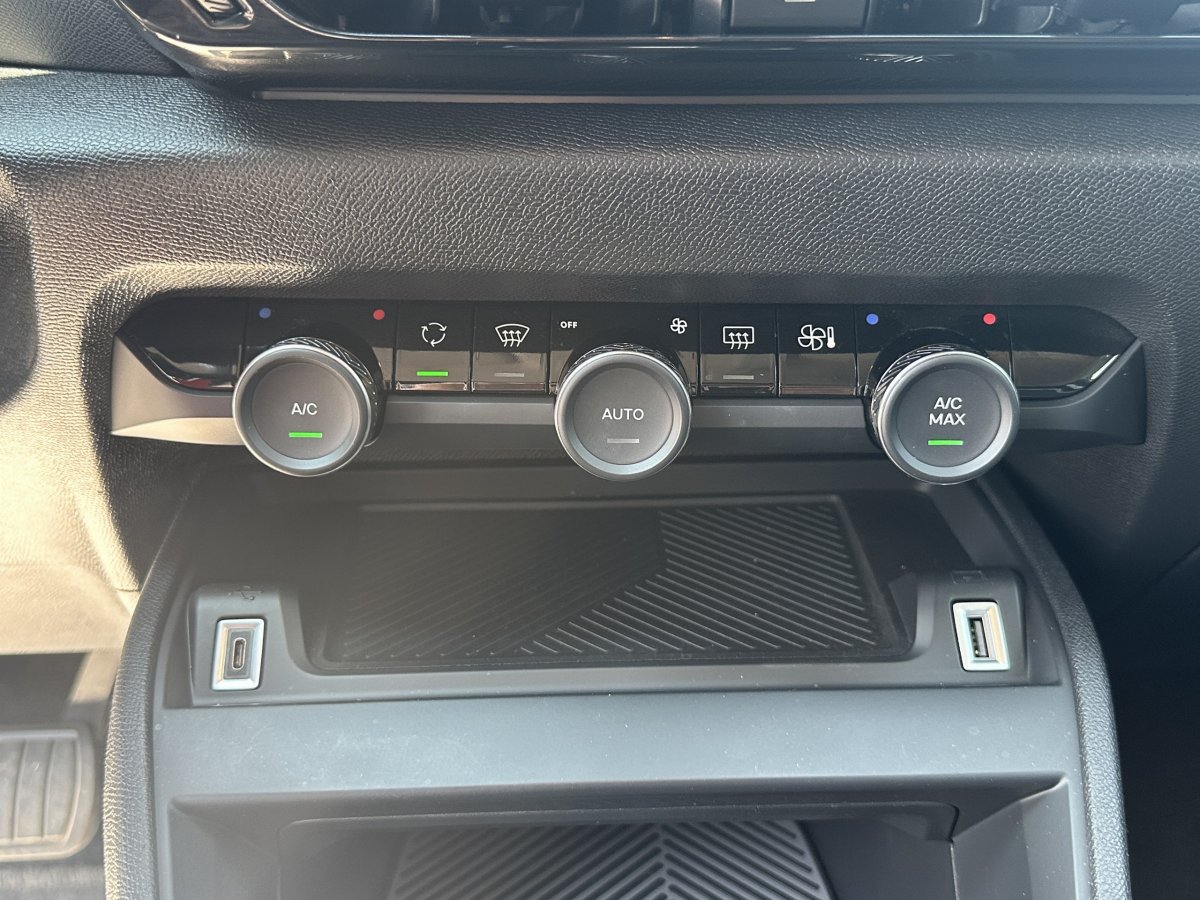 Citroën Ë-C4 (3)