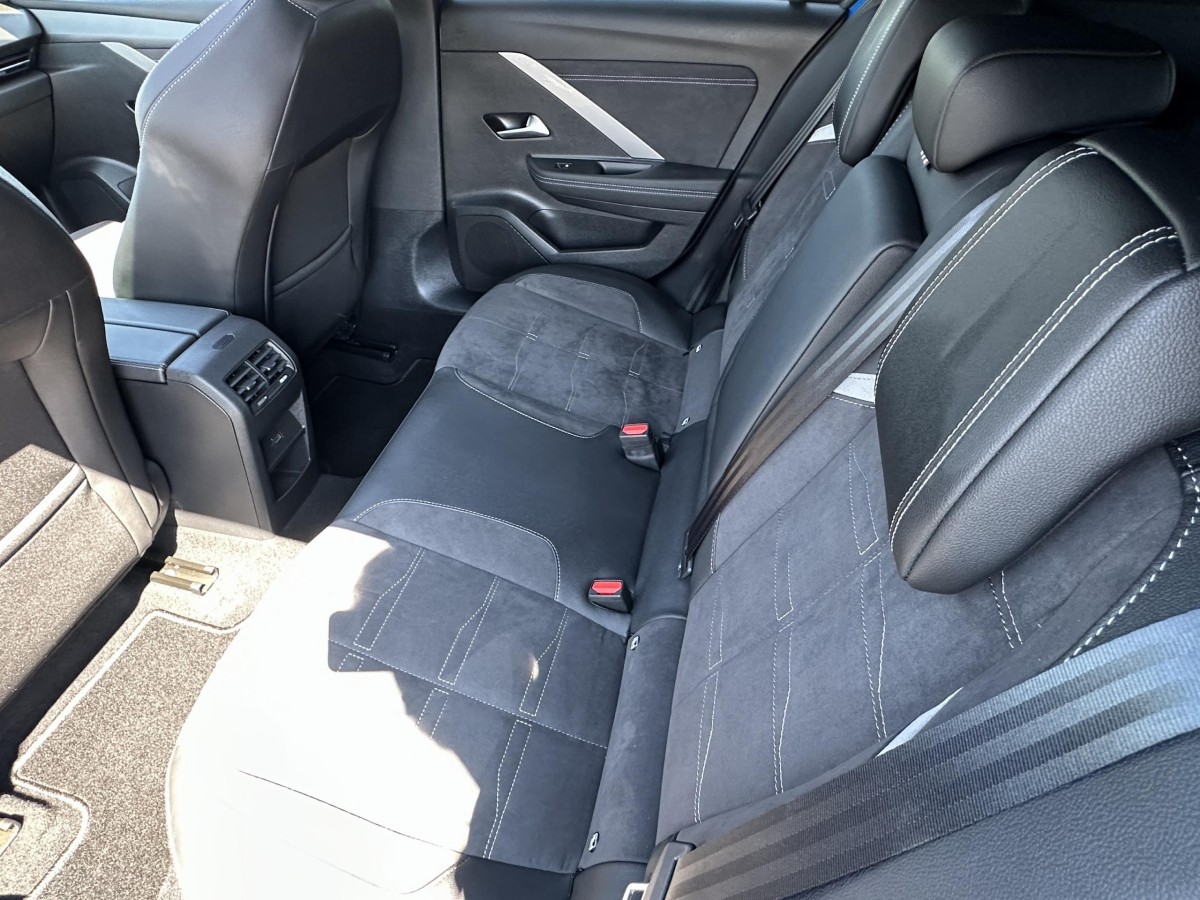 Opel Astra (6)