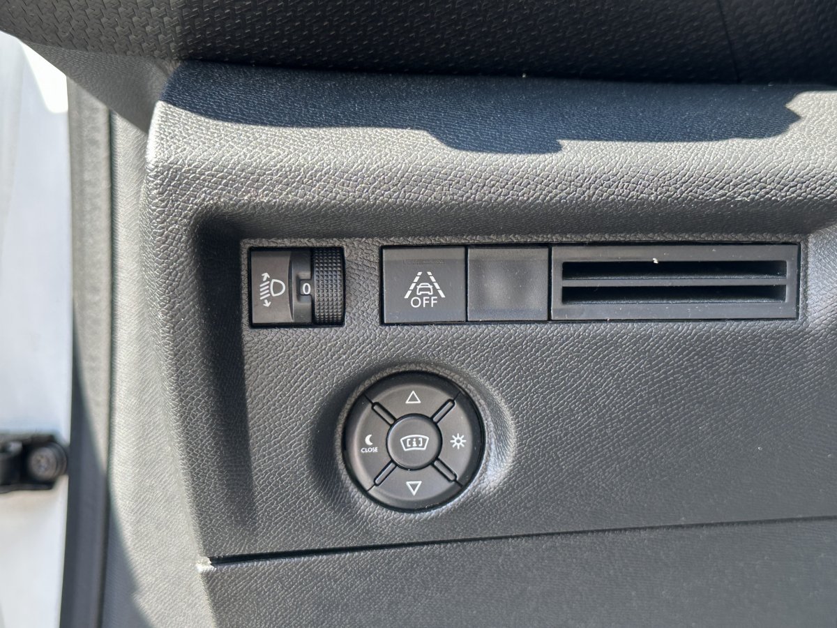 Citroën C4 (3)