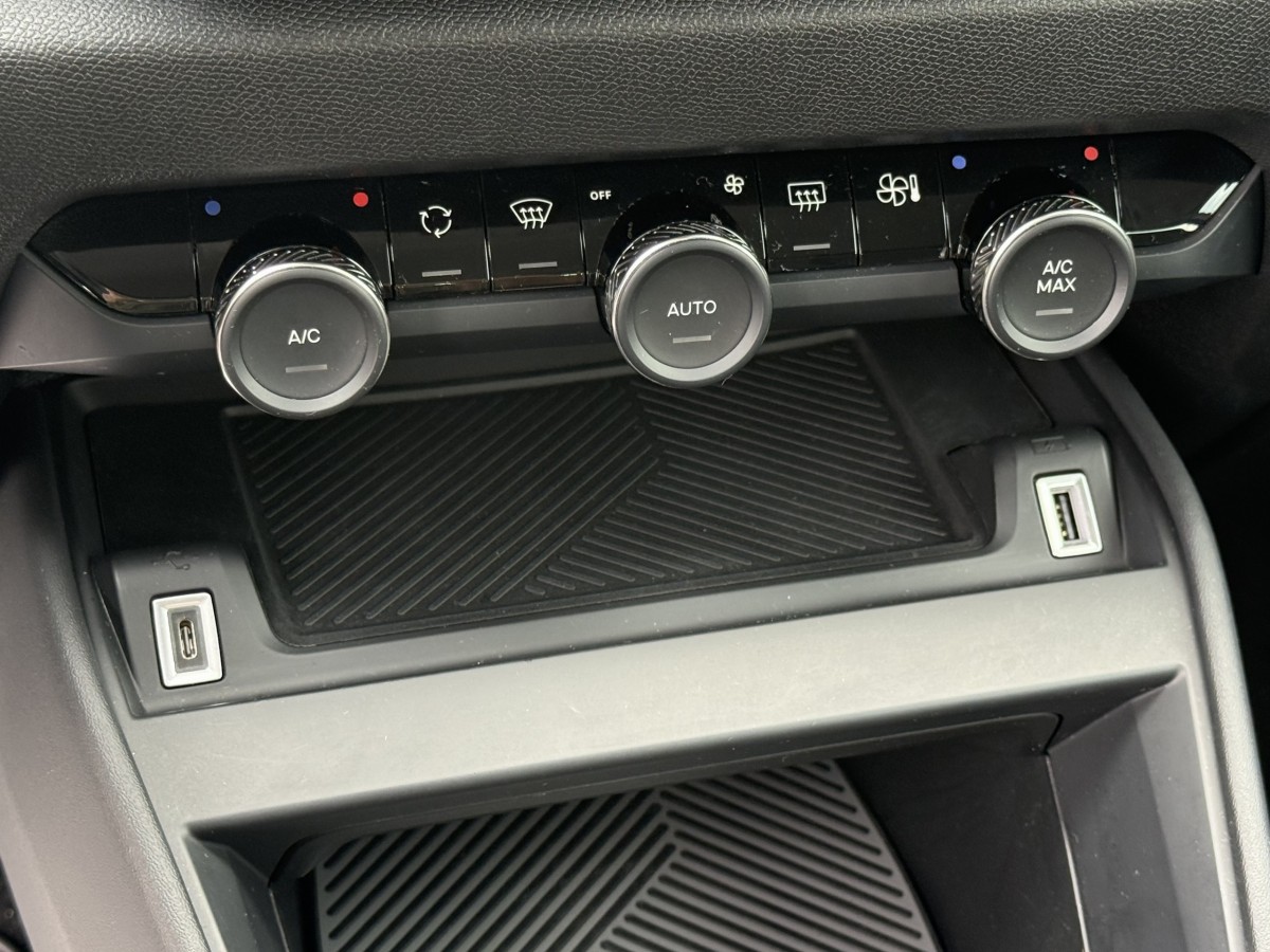 Citroën Ë-C4 (3)