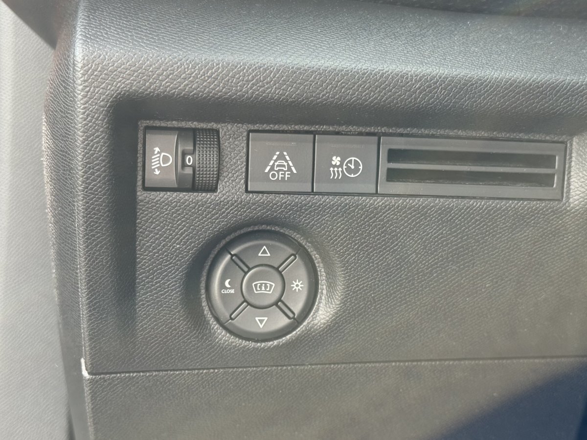Citroën Ë-C4 (3)