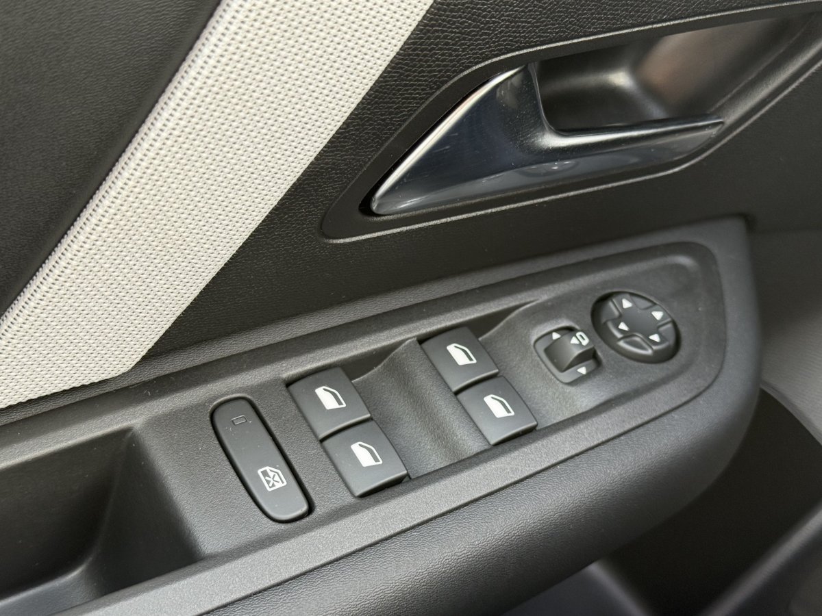Citroën C4 (3)