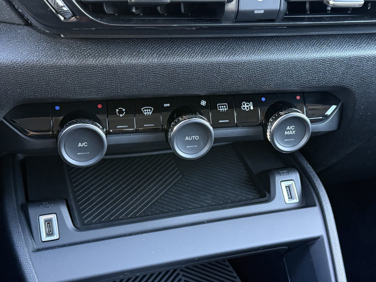 Citroën C4 (3)