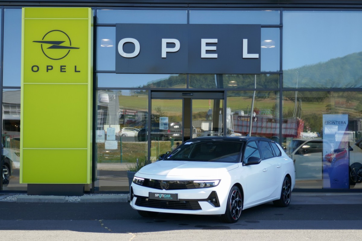 Opel Astra Sports Tourer (6)