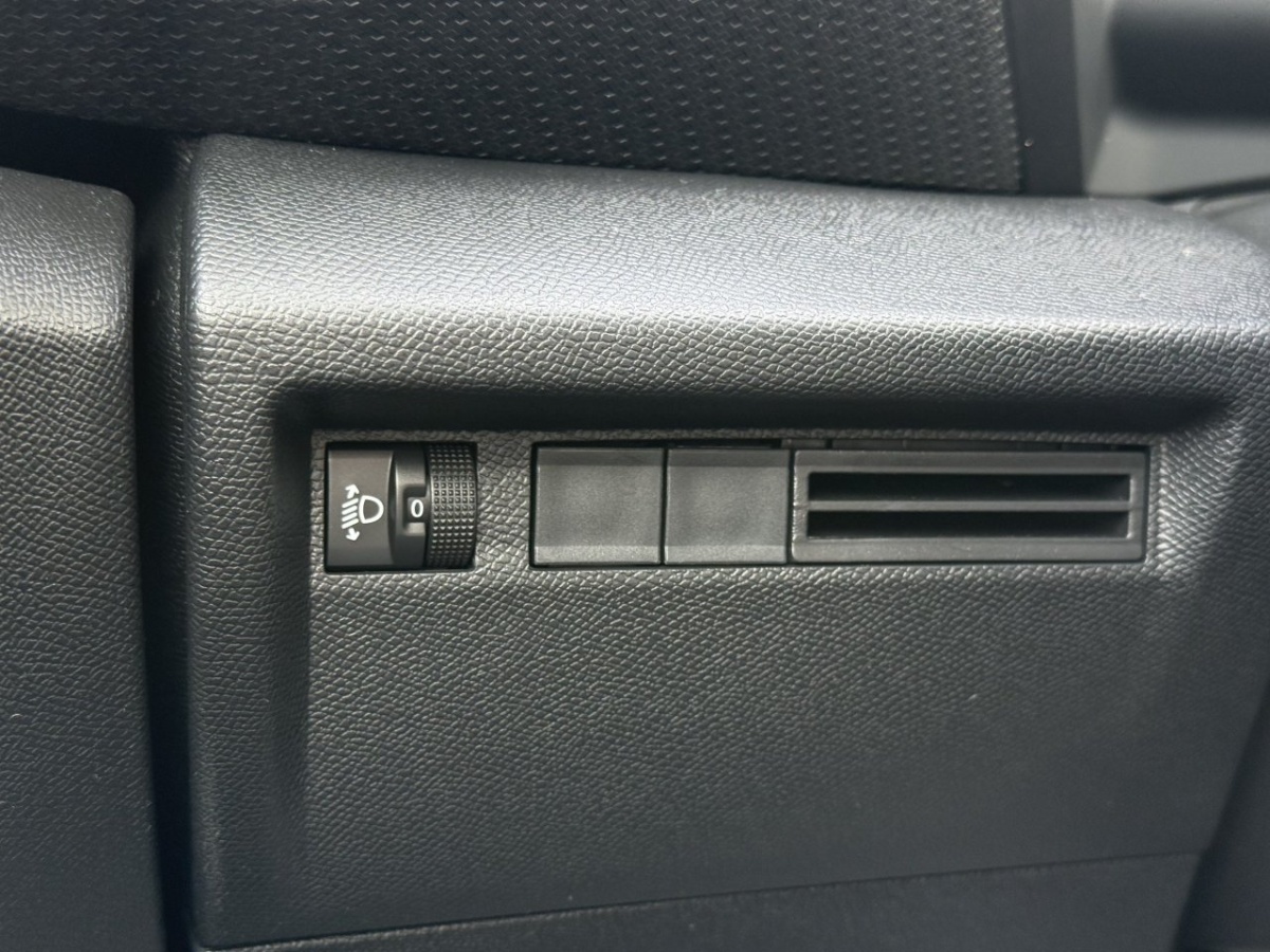 Citroën C4 (3)