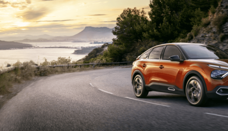 NOUVELLES C4 ET Ë-C4 - 100% ËLECTRIC : CITROËN RÉINVENTE LA BERLINE COMPACTE